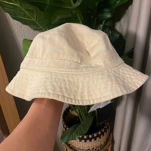 Bucket hat